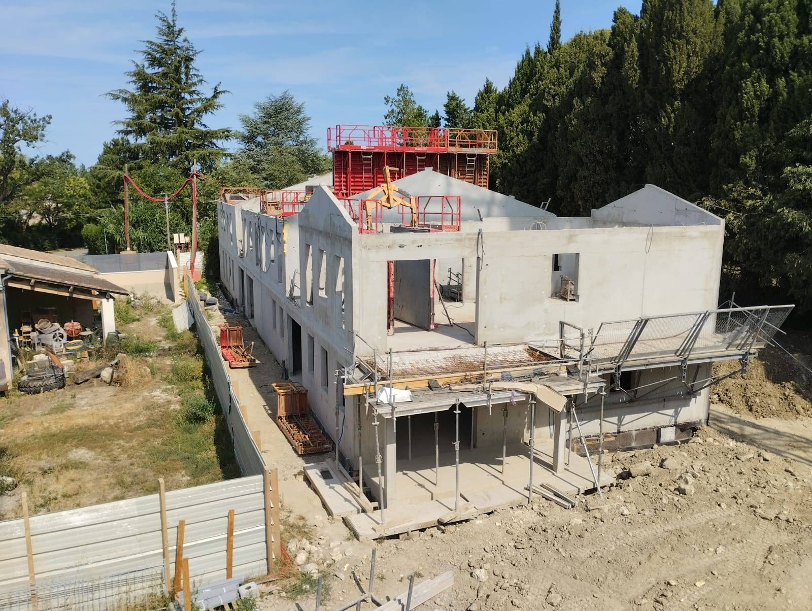 REALISATION DU LOT ETANCHEITE SUR LES RESIDENCES ALBA ET ALTEA SUR LA COMMUNE DE SAINT REMY DE PROVENCE POUR NOTRE CLIENT EDOUARD DENIS.