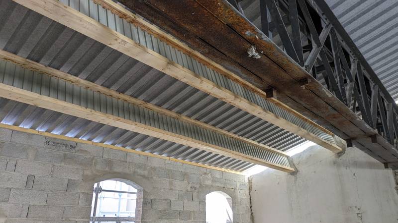 Installation des poutres NAILWEB sur l'hôtel Beauvau à Marseille