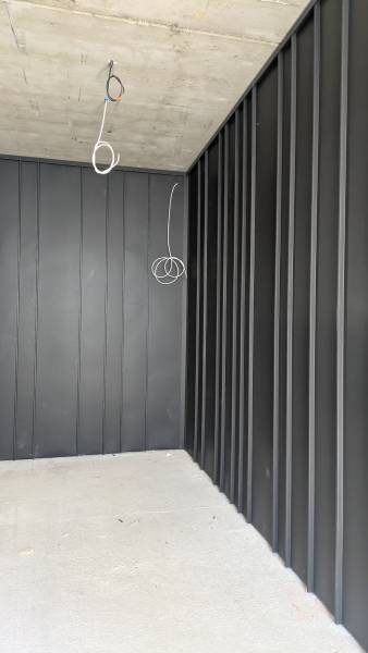 Bardage en zinc à joint debout sur facades béton site sensible TOULON